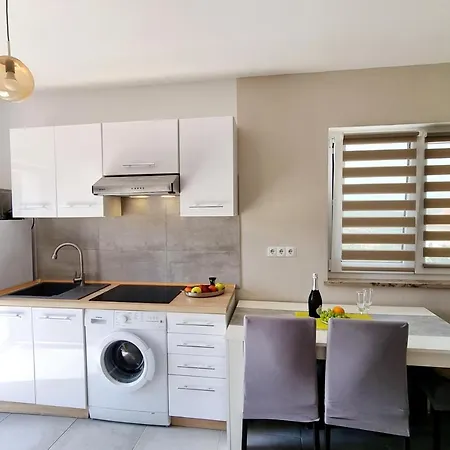 Ines Skofije -near Koper Apartman Zgornje Skofije