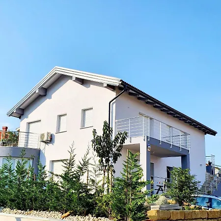 Apartment Ines *