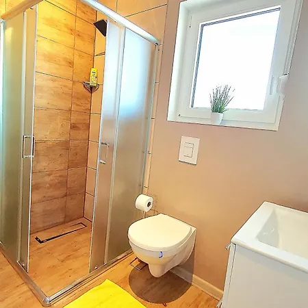 Ines Zgornje Skofije