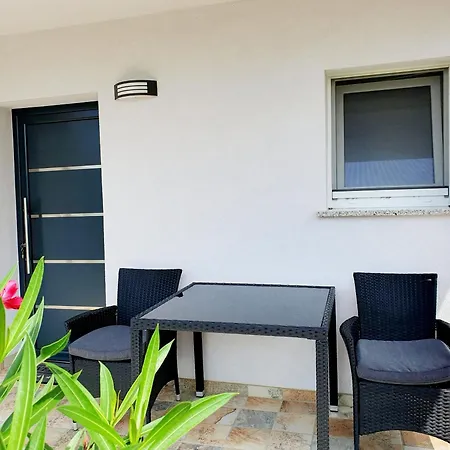 Ines * Zgornje Skofije