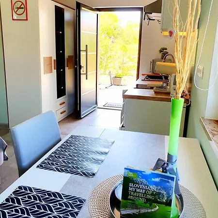 Ines * Zgornje Skofije