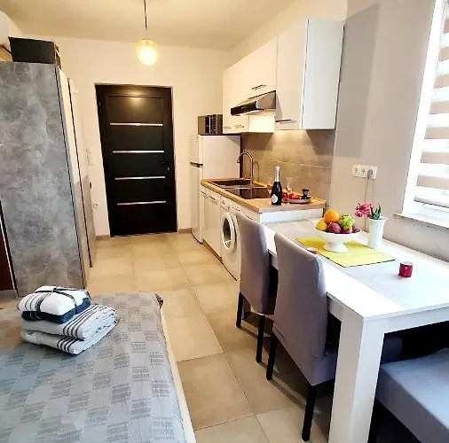 Ines * Zgornje Skofije